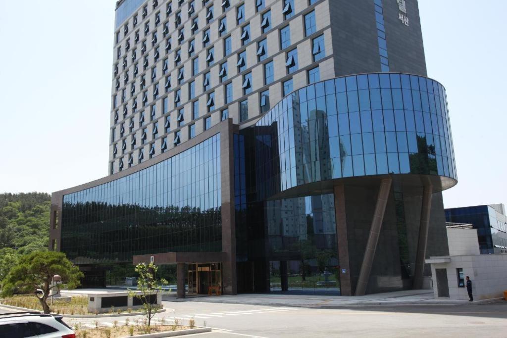 Benikea Hotel Seosan Bagian luar foto