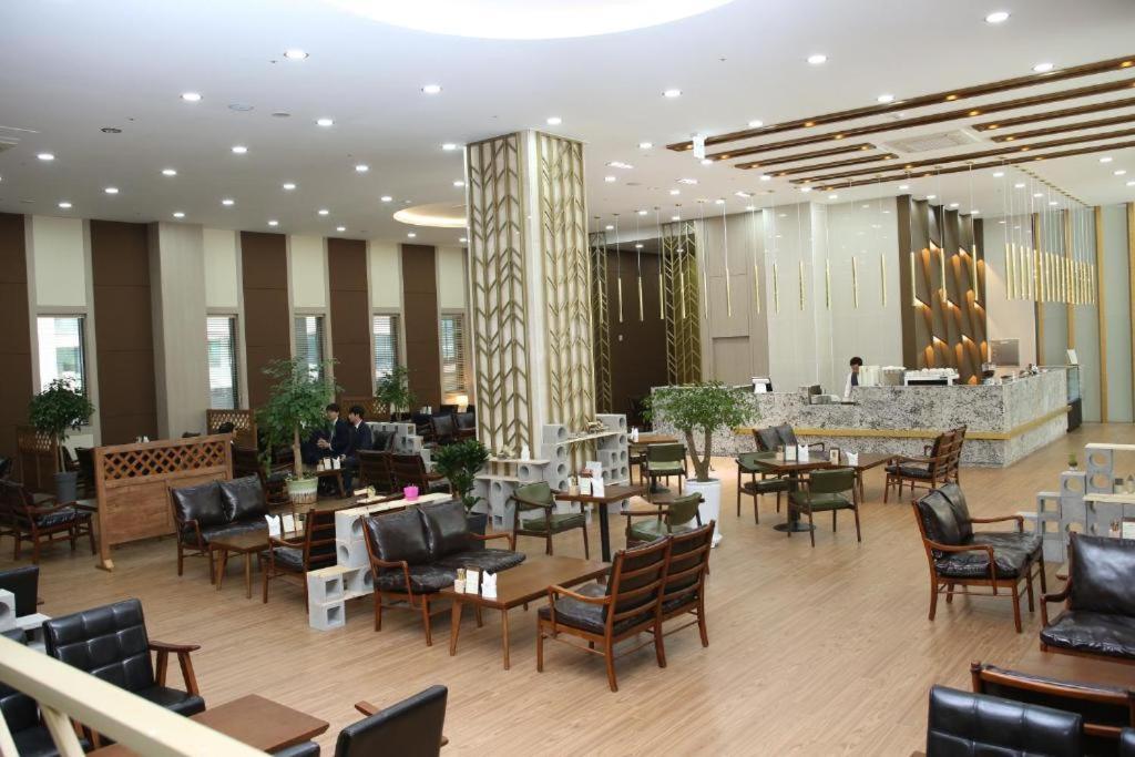 Benikea Hotel Seosan Bagian luar foto
