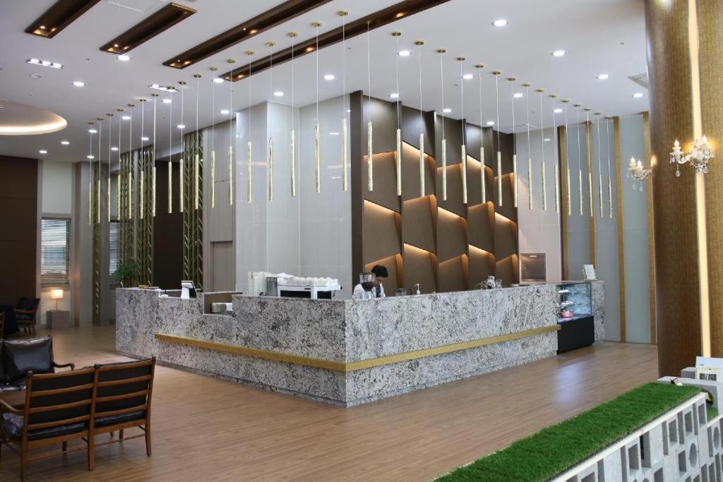 Benikea Hotel Seosan Bagian luar foto
