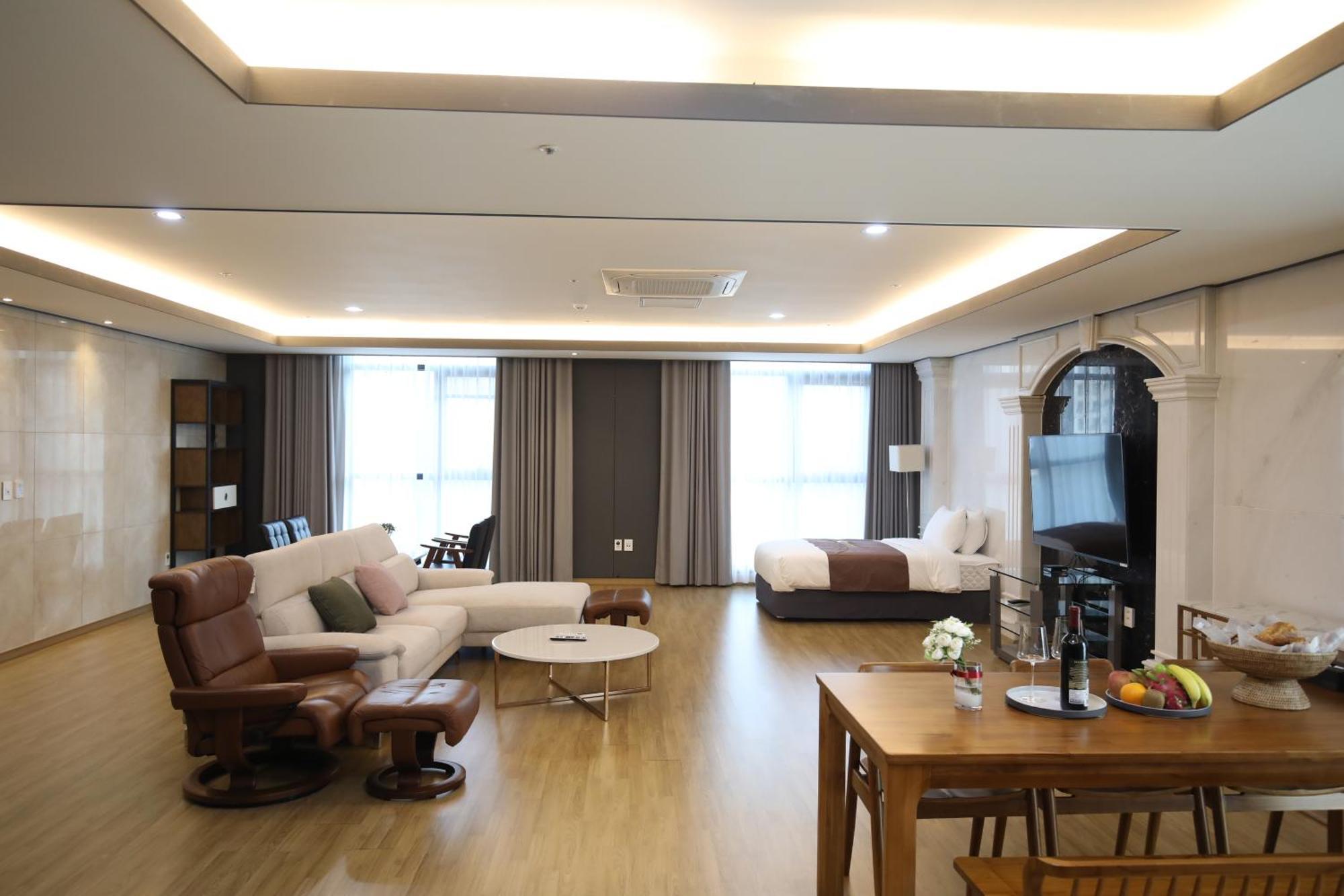 Benikea Hotel Seosan Bagian luar foto